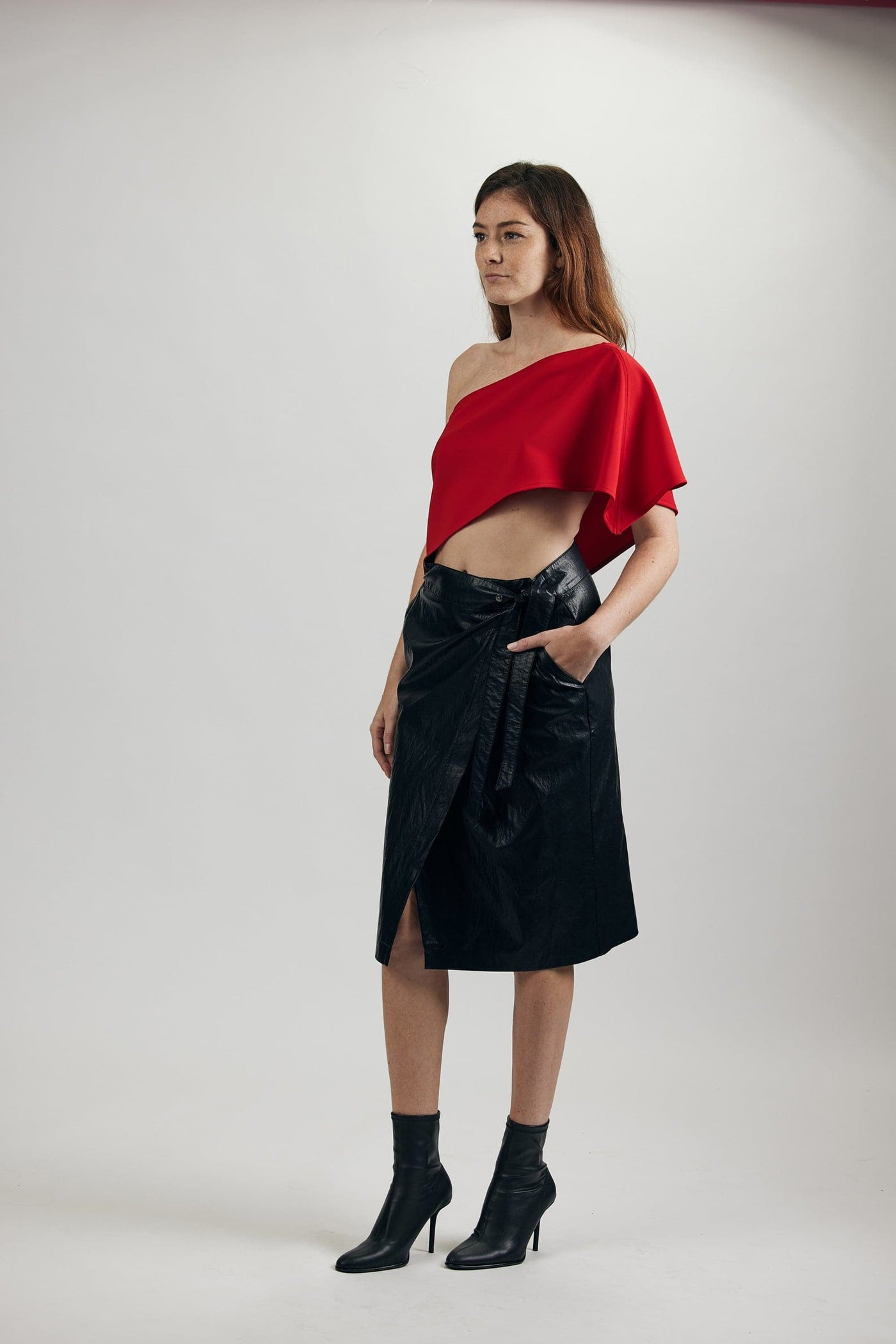 Capelet - Red